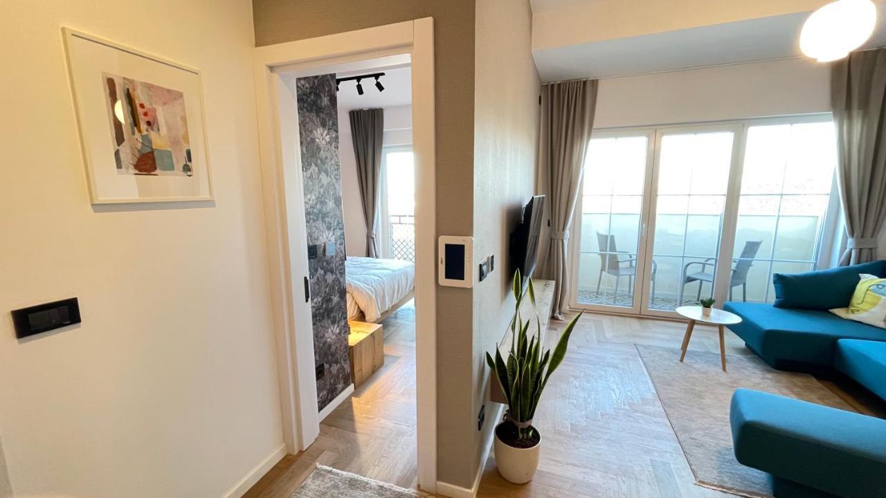 Floral Inn Приштина Екстер'єр фото