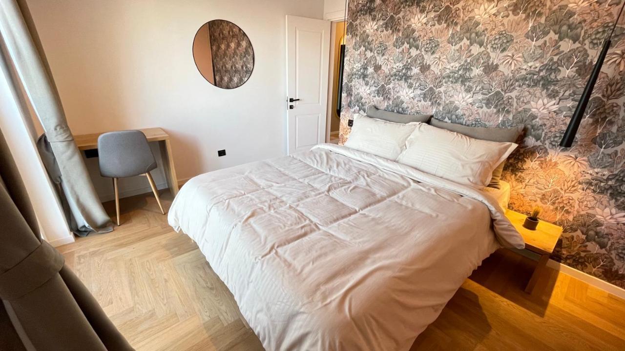 Floral Inn Приштина Екстер'єр фото